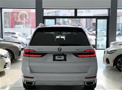 بی ئێم دەبڵیو X7